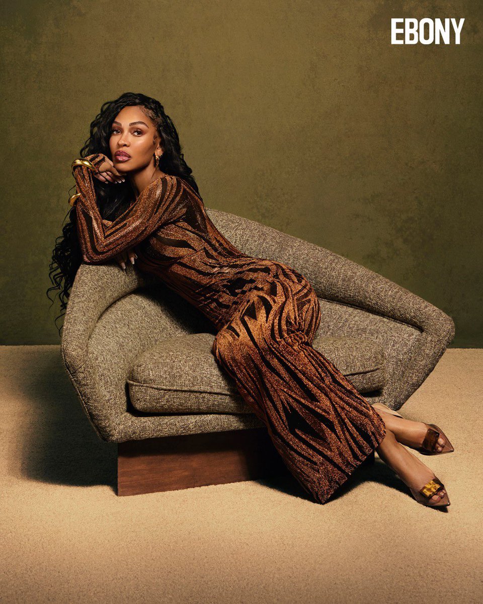 mauikaimalone's tweet image. mind you, this my brand’s dress!😒