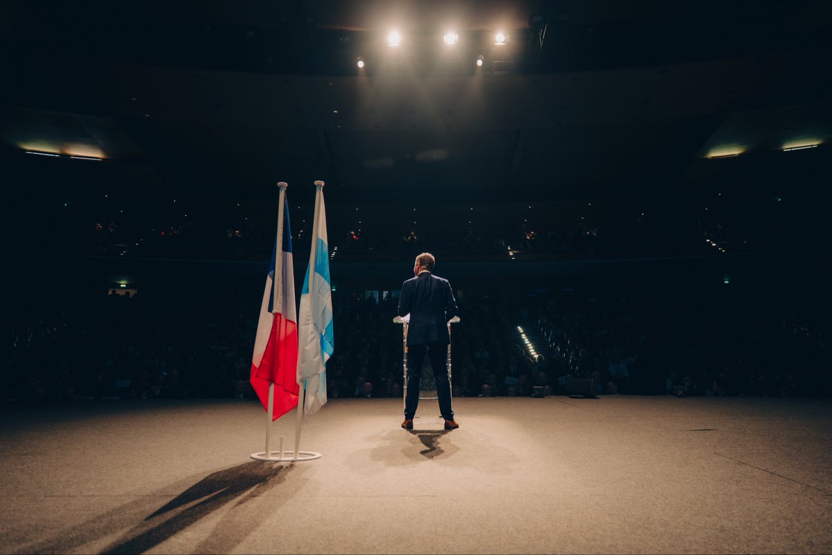 franckallisio's tweet image. Vous avez fait de ces vœux 2026 un moment unique ! Nous Le ressentons tous, un nouvel espoir pour Marseille se lève !

Merci @MLP_officiel de m'avoir fait l'amitié de ta présence. Tu seras toujours la bienvenue à Marseille !