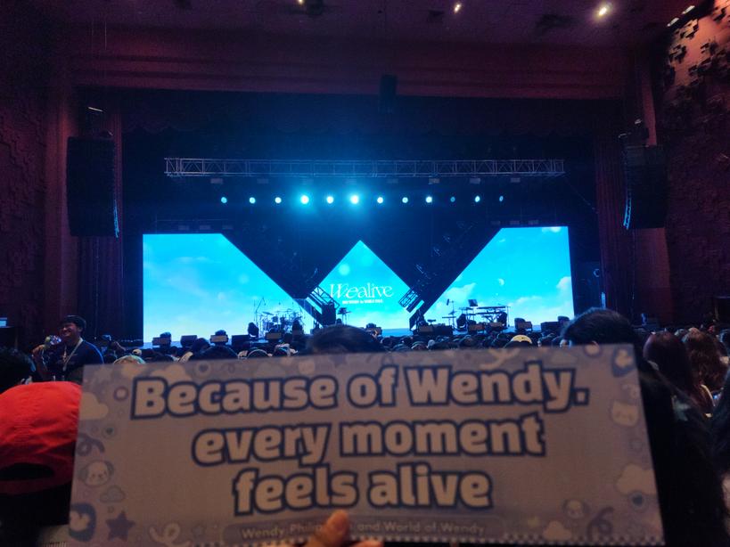 applember's tweet image. Soundcheck ready! 🫶🏻🫶🏻🩵

#WENDY #웬디
#WEALIVE
#WENDY_WORLDTOUR 
#LSquaredProdPH