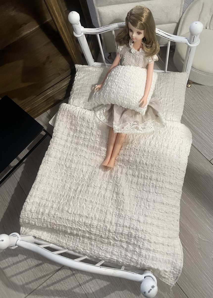 salut！で新作のアイアンインテリアベッドミニ（30cm用）と、ドールに