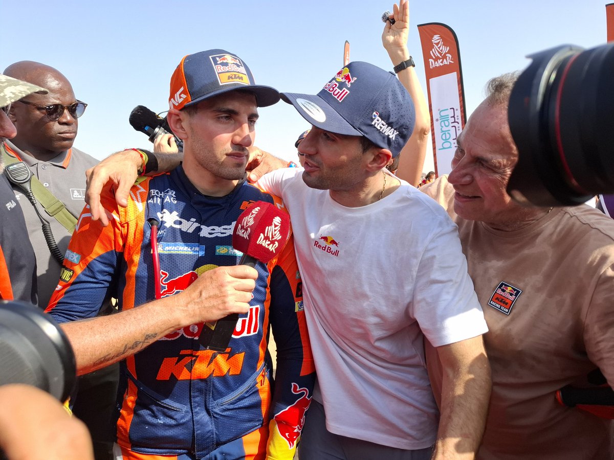 dcoronel's tweet image. . @dakar. Histórico: @LBenavides77 ganó en motos. Después de 8.000 km, ganó en los últimos 3 por solo 2 segundos. Él y Kevin son los únicos hermanos en vencer. Día épico para el deporte nacional.