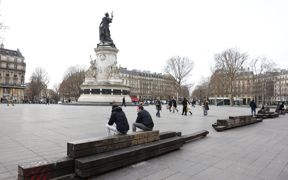 <a href="/EmmanuelSPV/">Emmanuel</a> Place de la république avant / après :