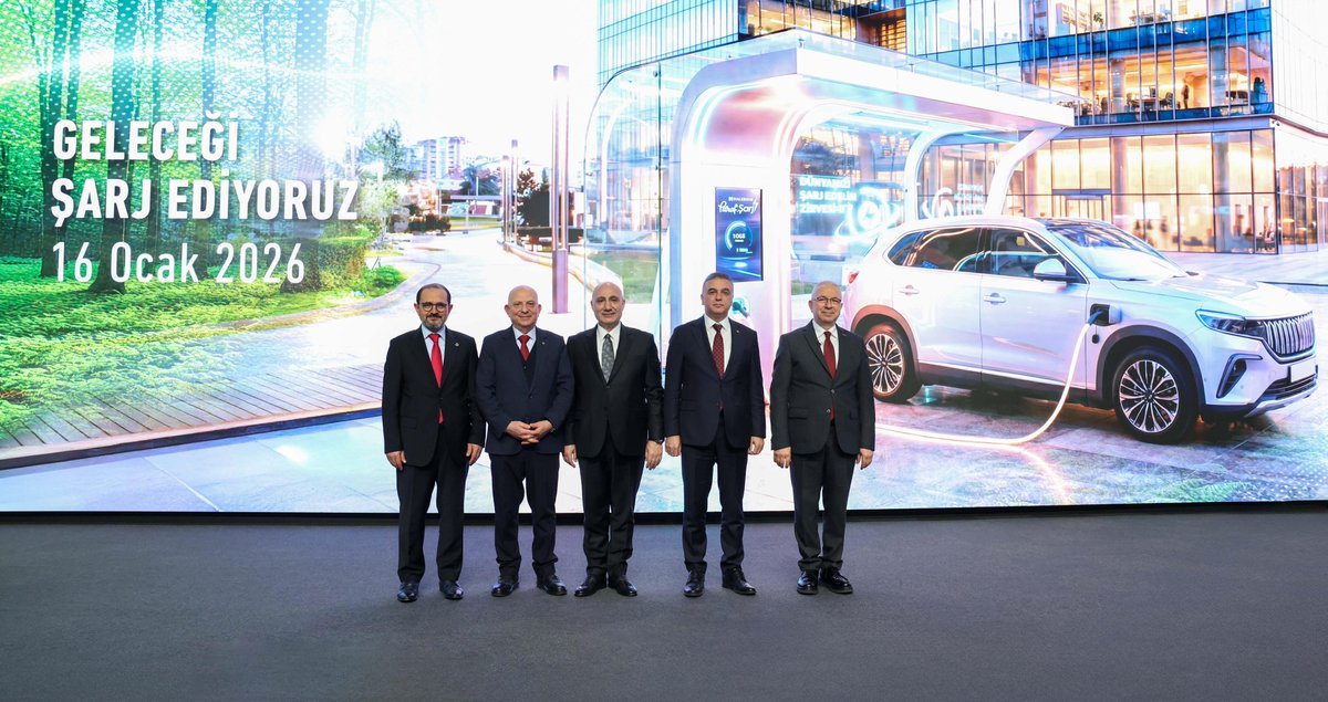 DijitalBiz's tweet image. Halkbank hosted the second “Dünyamızı Şarj Edelim” summit, an electric mobility summit, in Türkiye’s Istanbul Finance Center.
The event brought together academia, finance and industry to discuss EVs, charging infrastructure and Halkbank’s Paraf Şarj single-step payment system…