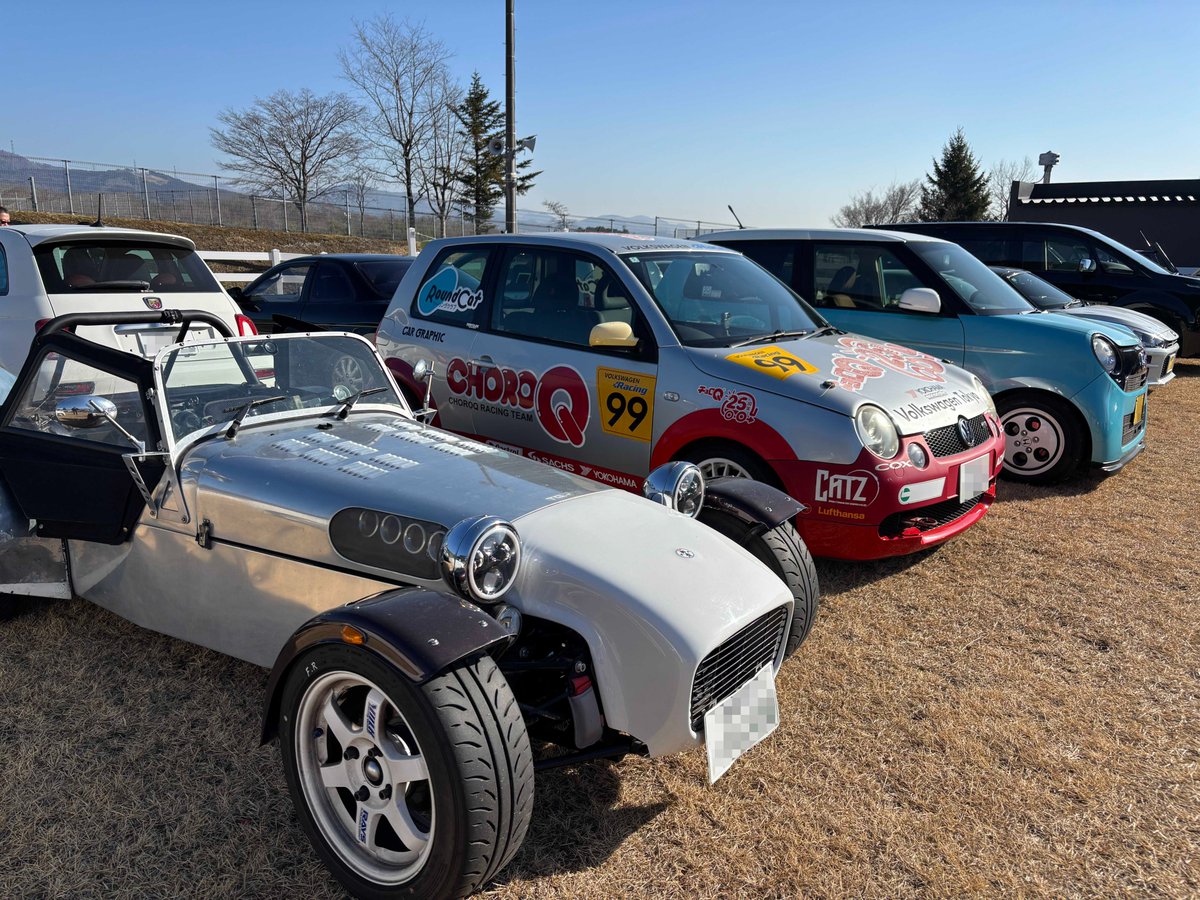 FMM_PR's tweet image. 新年最初の「Cars &amp;amp; Coffee Fuji」にご参加いただいた皆さま、ありがとうございました。

お天気も上々！ 常連さんがお友達を誘って来てくださったり、小さなお子さん連れのご家族や、オープンカーの父娘さんが初参加されたりと、クルマもバラエティー豊かで、にぎやかな開催となりました。…