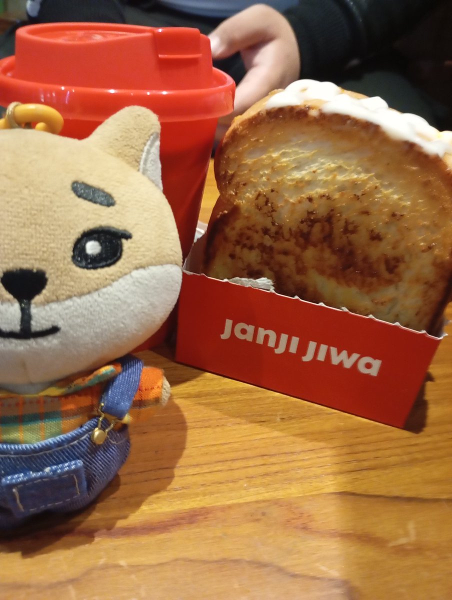 Siapa pun itu yg nemuin denimalz kke ku sekitaran blok m, m bloc, Pasaraya, square, plaza 

bisa dm atau coment 

#denimalz #blokm #kke #day6