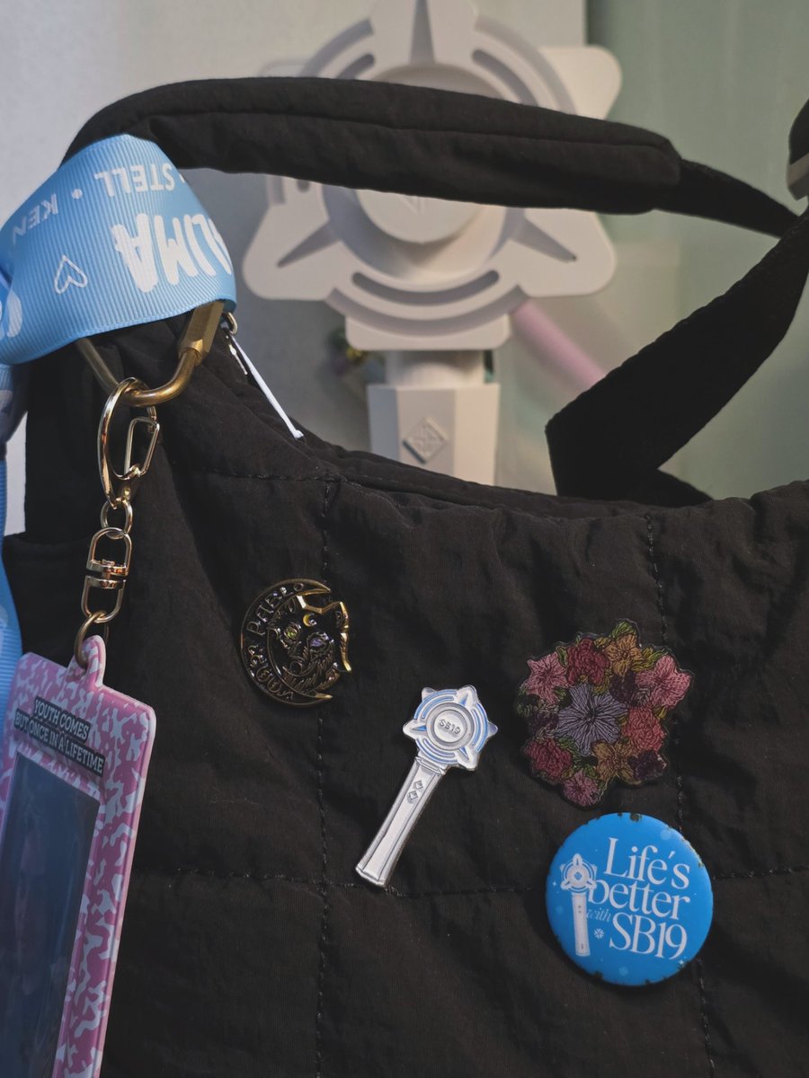grrawrpautlongs's tweet photo. Carry your love for our mahalima anytime, anywhere with the #KumpasPin enamel pin. 🙂‍↕️💙

Available now for pre-order! ✨️
 🔗 https://t.co/NqBkq2nvQF
 💰 ₱185.00 each
 💙 Comes with a FREE acrylic phone charm

@SB19Official #SB19 https://t.co/dMGDl4wBhG