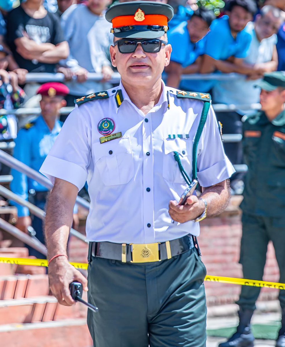 Raju Pandey became emotional while resigning from Kathmandu Metro Police chief and says, " माया छ मलाई यो बर्दीको। इज्जत राख्नु होला, कहिल्यै पनि बाटोमा भेट्दा खेरी महानगर प्रहरी ले केही नराम्रो गर्‍यो भनेर सुन्न नपरोस्। मेरो महत्वपूर्ण जीवनका क्षणहरू यहीँ बिते। सधैँ आफूसँगैको