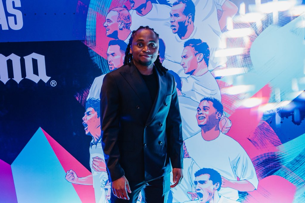 FARPostZA's tweet image. 𝗜𝗡 𝗠𝗢𝗡𝗧𝗘𝗥𝗥𝗘𝗬 🇿🇦🇲🇽

Former Bafana Bafana star Siphiwe Tshabalala has touched down in Monterrey, a host city for the 2026 FIFA World Cup.

Tshabalala is among a host of legends who will participate in the Crown Legends game in Monterrey, Mexico, on Saturday, 17 January.…