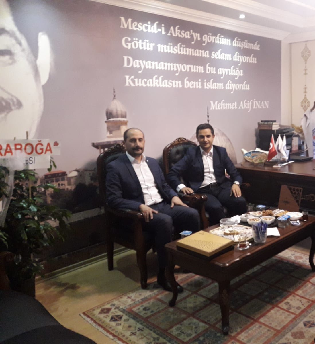 Geçmiş dönemde Baskil Kaymakamlığımızı yapan şu anda da Hatay Defne Kaymakamlığı görevine devam eden Değerli büyüğüm Oğuz Cem Murat Birinci Sınıf Mülki İdare Amirliği’ne yükseltilmiştir. Rabbim hayırlı hizmetler yapmayı nasip etsin. Daha iyi yerlerde görmek nasip etsin.