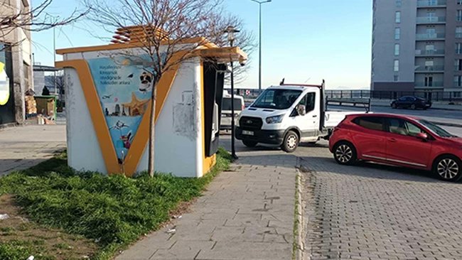 demokratgundem's tweet image. İzmir'deki 13 milyonluk 
ATM soygununda hesap vakti! ⚖️ 💰

Karabağlar'da banka aracını soyup personeli plastik kelepçeyle bağlayan şebekeye darbe

📍 10 gözaltı, 8 tutuklama
📍 Çalınan paraların büyük kısmı ele geçirildi
📍 5 tabanca ve 1 av tüfeği yakalandı

DETAYLARI LİNKTE 👇…