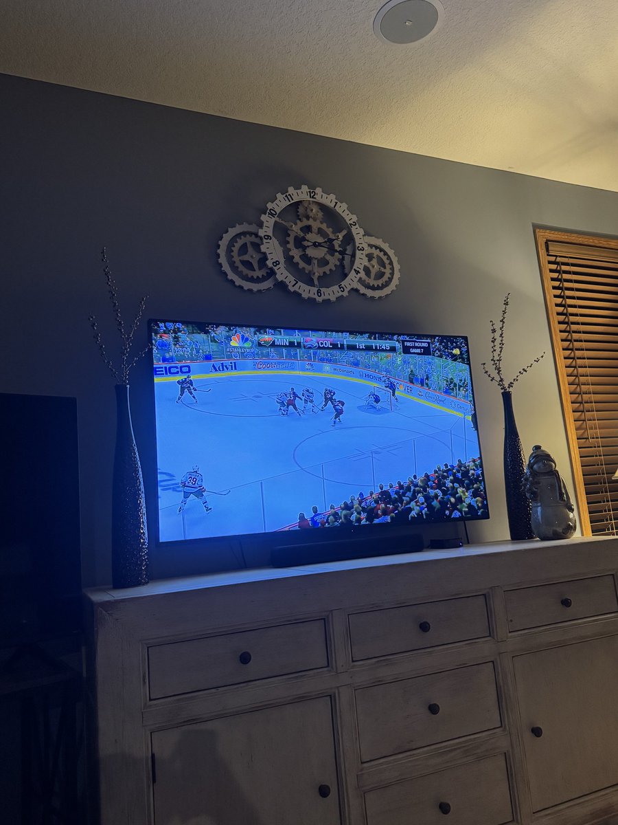 KevinGorgy's tweet photo. @heatdaddy69420 Wild v Avalanche gave 7 type night https://t.co/P39ECrGheO