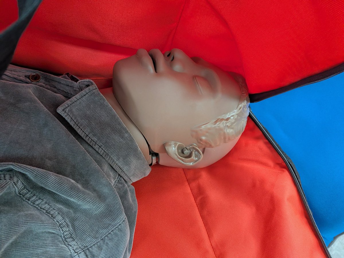 Lán úi-tōa bô-miâ ê o͘-lâng hiaⁿ-tī.