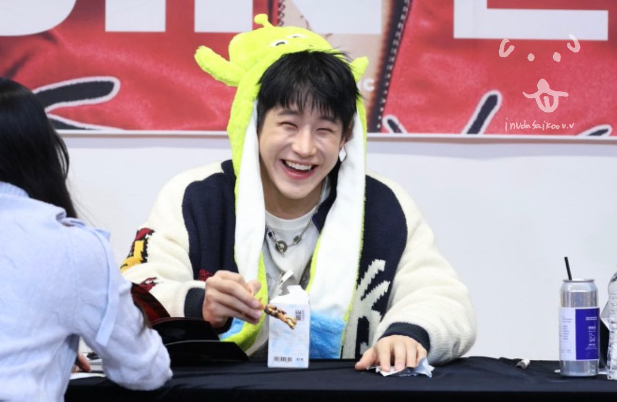 inudasaikoo's tweet image. 🐾260117 대면 팬싸 pre. 

💚💚💚

#진진 #JINJIN #ASTRO 
#아스트로 #박진우