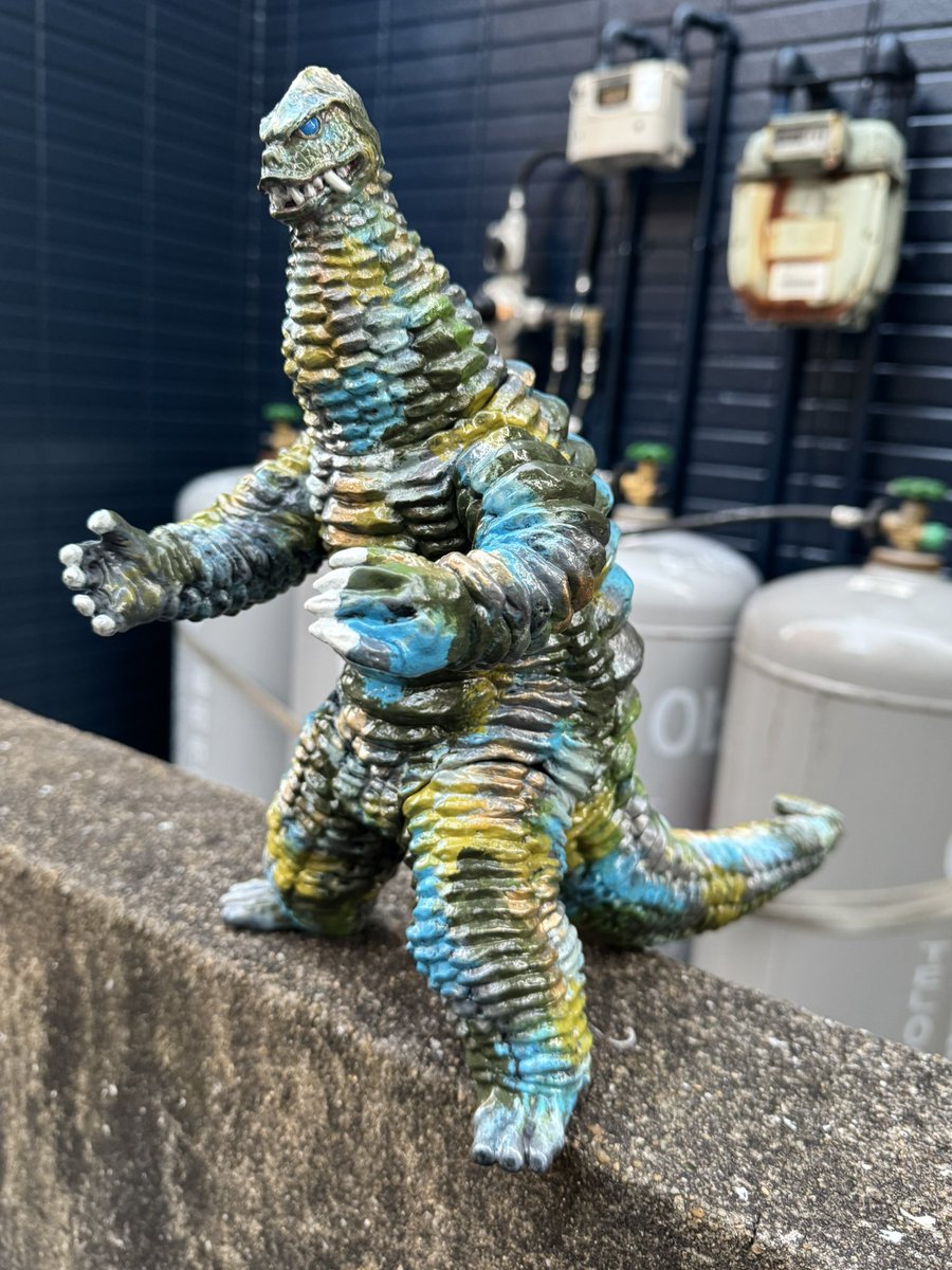 ビリケン商会のソフビガレージキット、レッドキング完成🙌✨ 夏の大阪