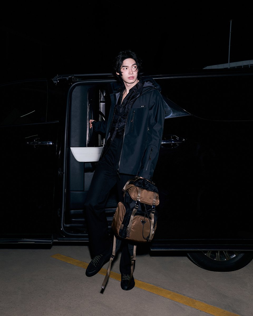 prada_japan's tweet image. #プラダ アンバサダーの @winmetawin が、プラダのフルルックでミラノへ。

プラダ 2026年秋冬メンズファッションショーに出席します。

#PradaFW26 #MiucciaPrada #RafSimons #Winmetawin