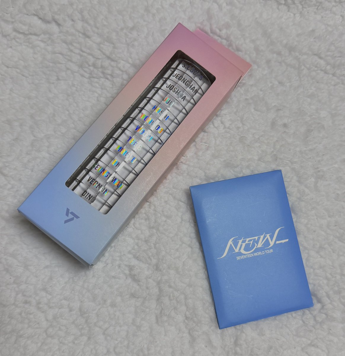 🩷캐럿된지 1000일 이벵🩵 
#RT + #follow  한 분들께 1번 캐럿봉 데코링, 2번 NEW콘 캐럿존포카set  총 2명추첨해서 보내드리겠습니당!!🫶 원하시는걸로 댓글 남겨주세요~~💚
(캐럿존포카 돈없으시다고 절대로 재판매하지마세요^^)

✔️캐럿한정💎
✔️당발은 1월 31일
✔️반택비부담, 후기필수‼️