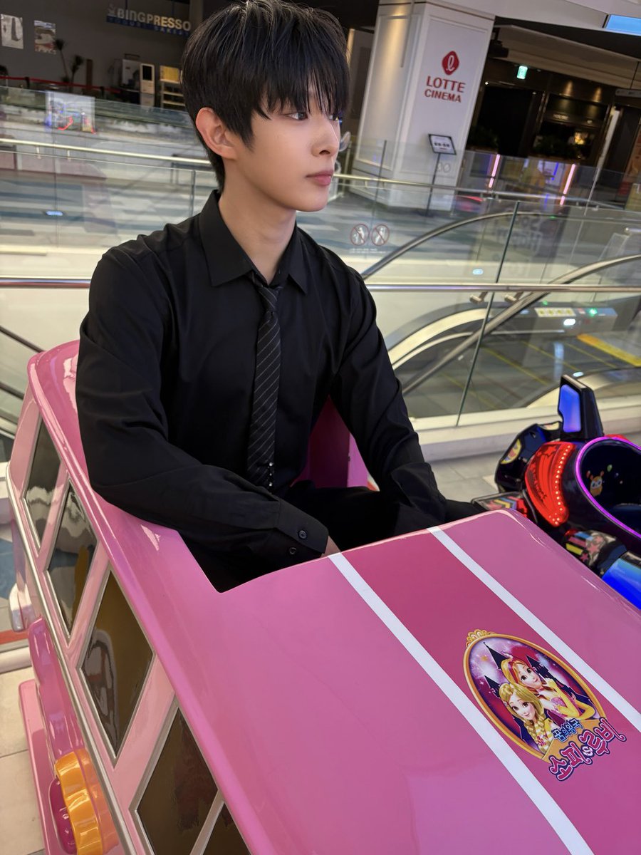 AHOF_official's tweet image. 우리의 리더! 저의 하나뿐인 형!
티븐이형 생일 축하해요
힘들 때 티븐이형 도움 진짜 많이 받았어요..
저도 형한테 도움이 될 수 있는 동생이 될게요!
오늘 하루도 저랑 행복하게 보냅시다!
생일 정말 정말 축하해요! 

#AHOF #아홉
#JUWON #박주원