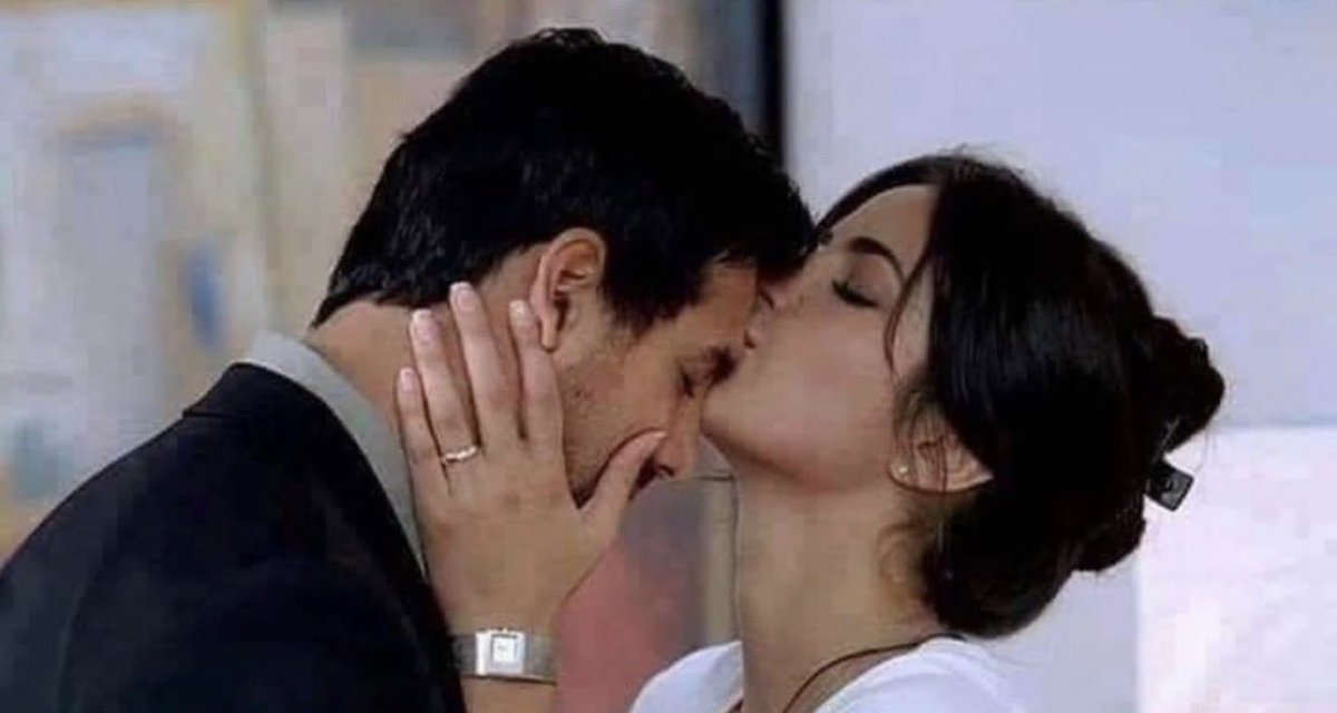 كلمة " انا آسف " ساعات بتكون معناها انا مو غلطان بس انت فارق معاي جدا لا اريد خسارتك ❤️
ليتهم تأسفو لغفرنا لهم