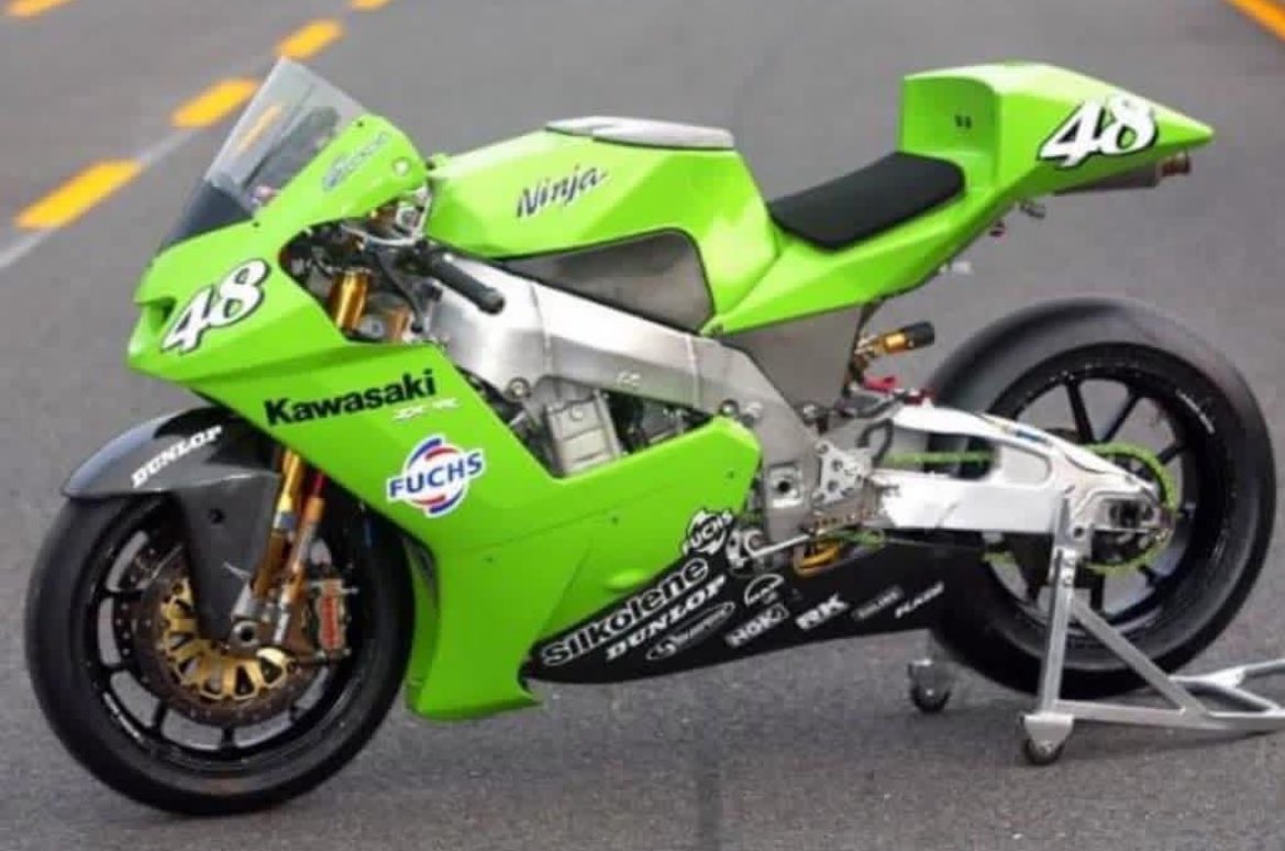 ポップページ 2002 motogp class Kawasaki ZX-RR〜♪( ´θ｀)ノ