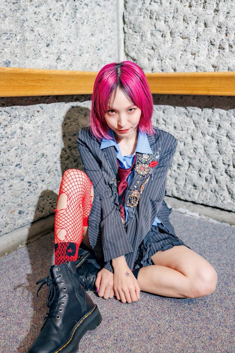 LiSA_OLiVE's tweet image. #LiSAパッチウォークツアー　#りさふく①
テレビアニメ「Angel Beats!」の劇中歌を務めさせてもらった15年前。
Girls Dead Monster YUI starring LiSAのMVでアニメと実写を繋いでもらった「Little Braver」を一曲目に、足跡を繋いでこのツアーを始めました。…