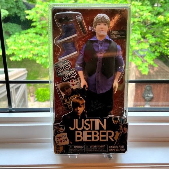 KLaduce's tweet photo. I got this @krakenfx 

And I don’t even like Justin Bieber 😭

#GiftFlip https://t.co/GSeEs7ZMi1