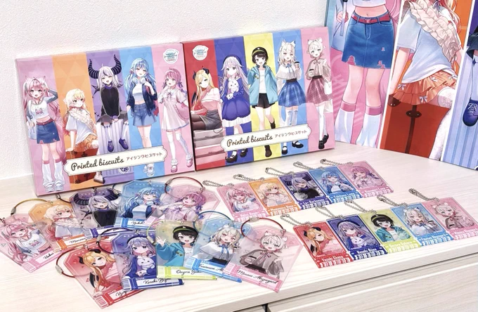 「hololive TRAVEL」シリーズVol.1&amp;2のグッズサンプルをいただきました!グッズデザインどれもかわいい #holoshopTokyo #holoshopUmeda