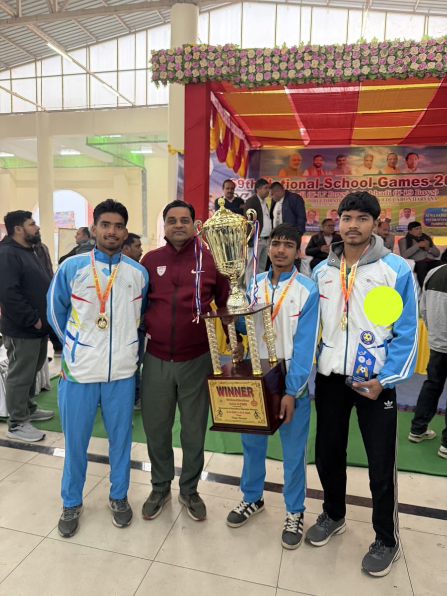 APS_Hisar's tweet photo. Applause for Mohit Kumar (APS Hisar, XIC), who won 🏅 Gold &amp; Best Goalkeeper at SGFI 69th National School Games U/17 Boys in Panipat. A stellar performance showcasing skill, grit and promise. https://t.co/HJCts8tnCB