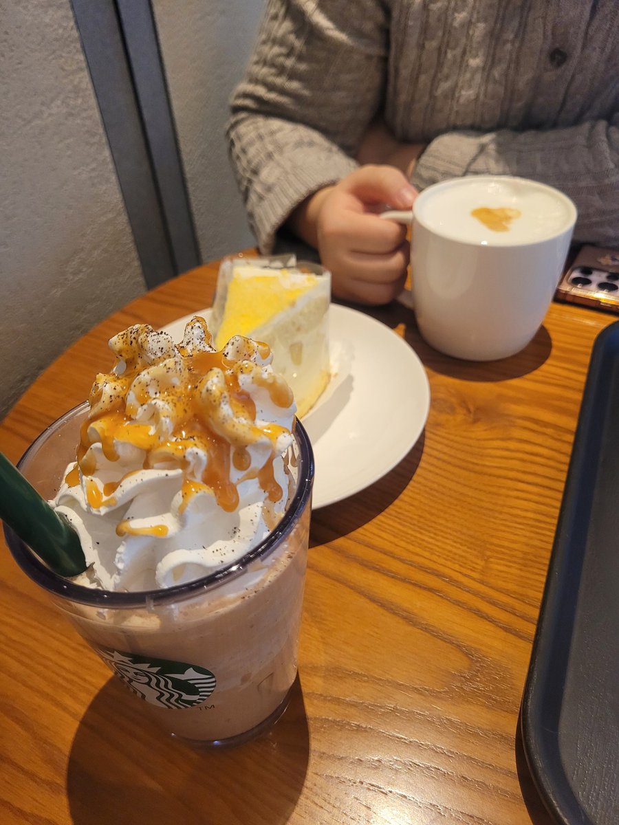 misc_maker_ami's tweet photo. 오랜만에 데이트
@hanatsuki00 https://t.co/sBVcClAryY