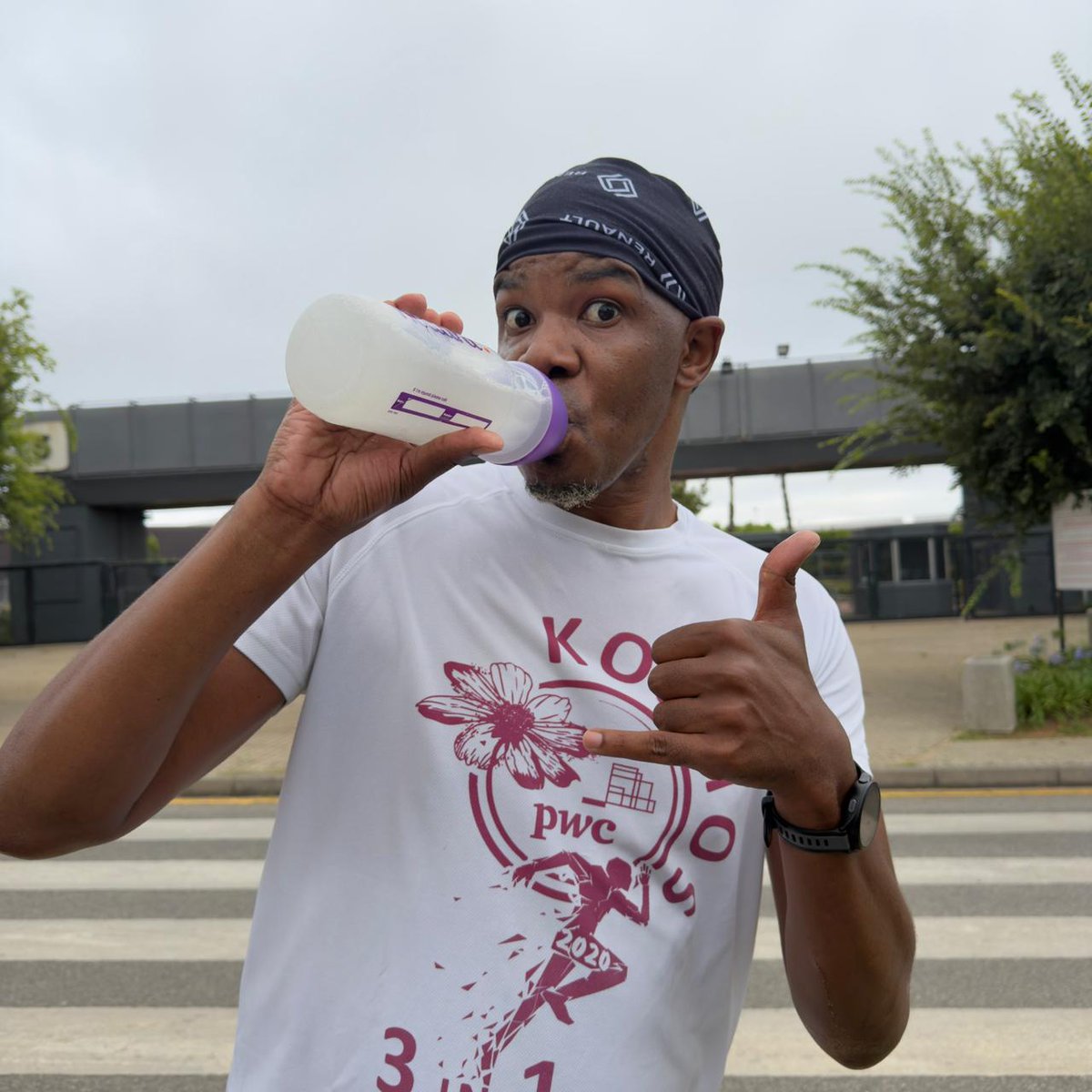 JHB_Harriers's tweet image. Nasrec Loops done!! ✅️ 🏃🏿‍♀️🏃‍♂️💨
Like we always say, consistency is key. 👏 Kudos to our champs for choosing fitness over snooze! 😎

#saturdayrun #swiftandfree #johannesburgcitymarathon2026 #johannesburgharriersac #runners