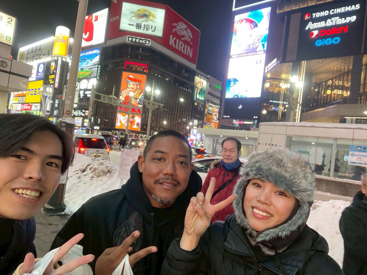 Ma12kyX's tweet photo. ALGS と札幌楽しかった
山田ありがとうね、Sginnちゃん KNWin https://t.co/vhblwh1hER