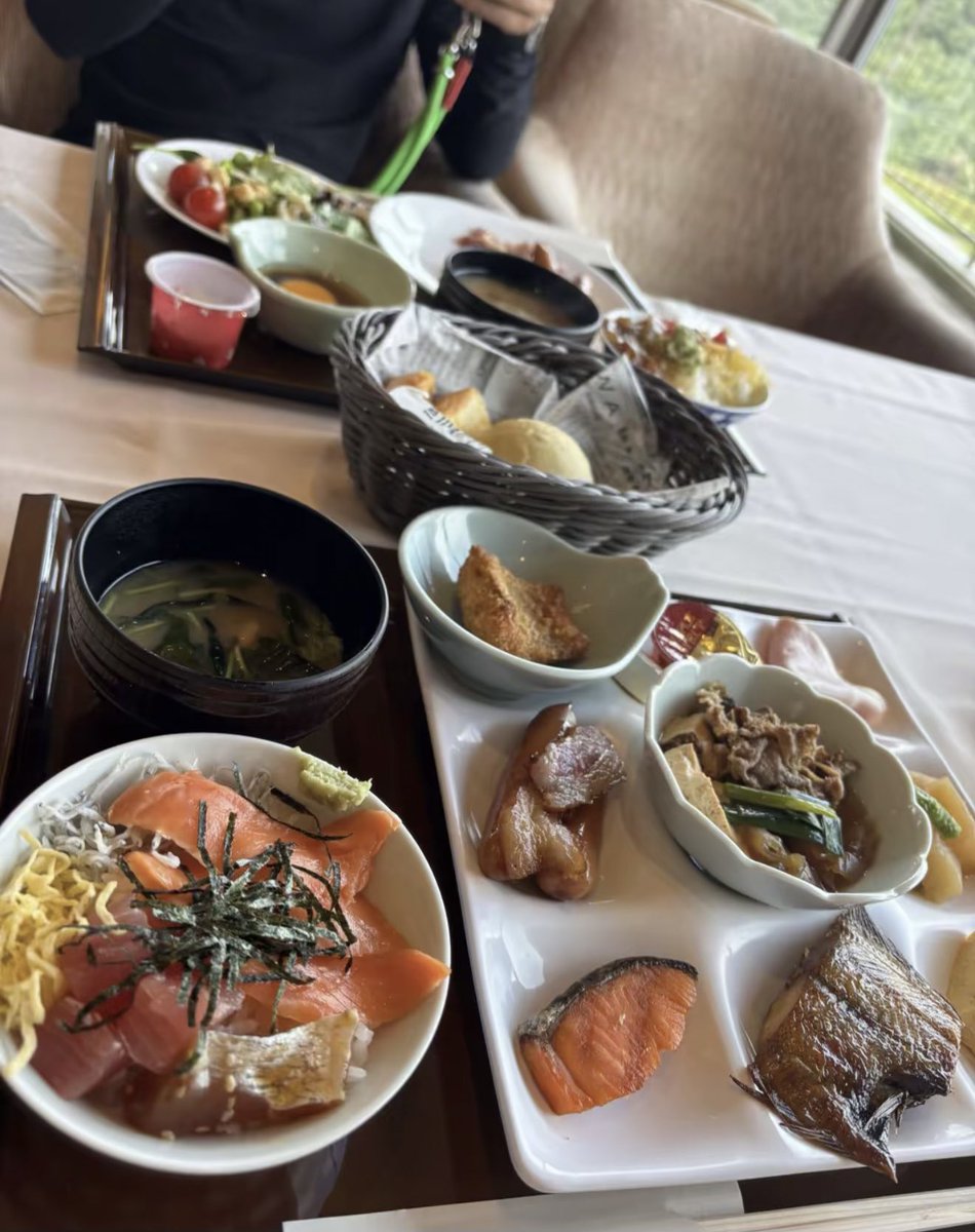 すねお tweet media