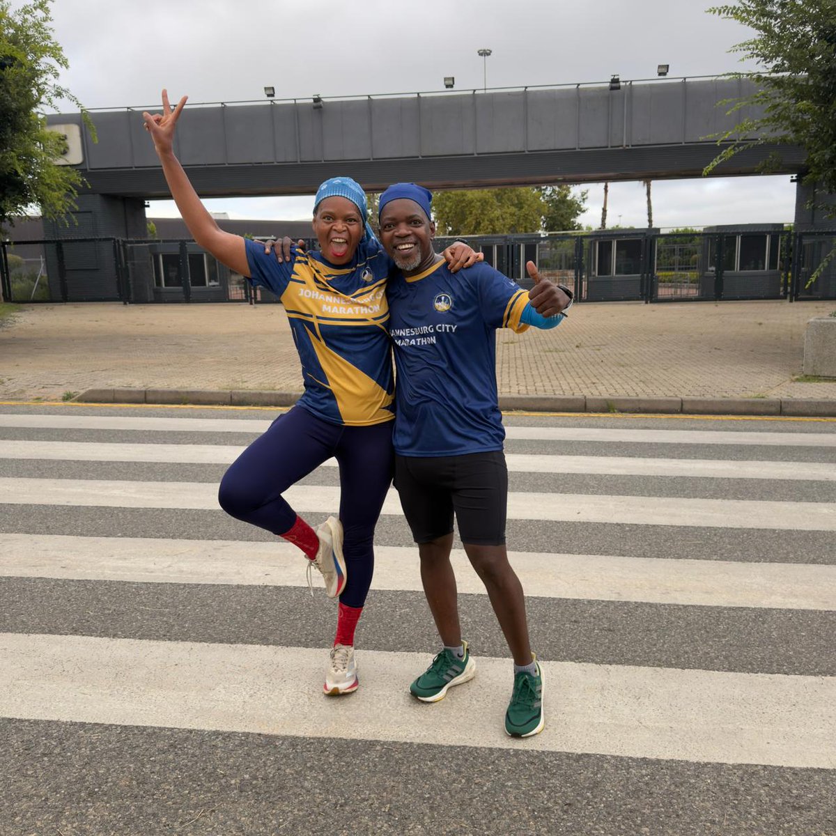 JHB_Harriers's tweet image. Nasrec Loops done!! ✅️ 🏃🏿‍♀️🏃‍♂️💨
Like we always say, consistency is key. 👏 Kudos to our champs for choosing fitness over snooze! 😎

#saturdayrun #swiftandfree #johannesburgcitymarathon2026 #johannesburgharriersac #runners