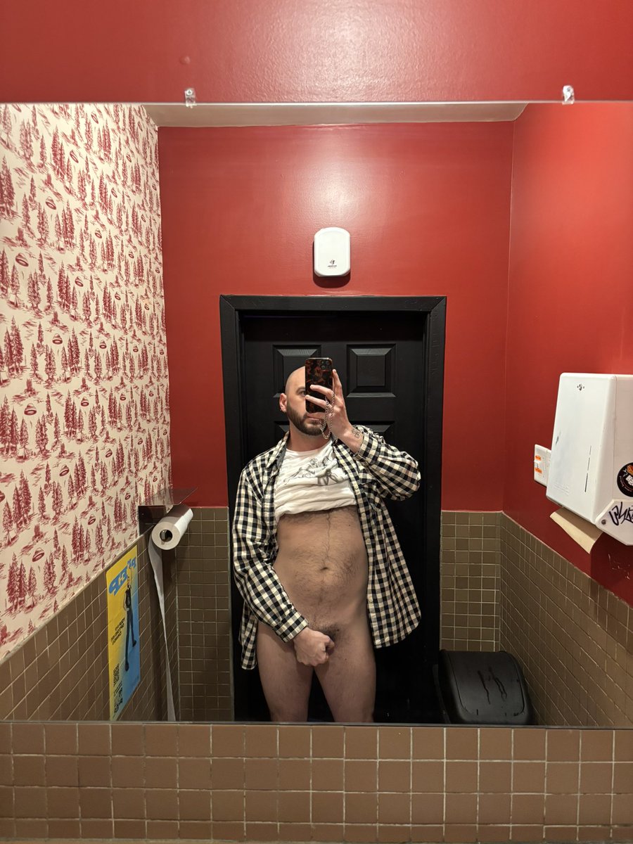 JayHowlettXXX's tweet photo. I forgot to wear slutty underwear! https://t.co/33Da8fQAib