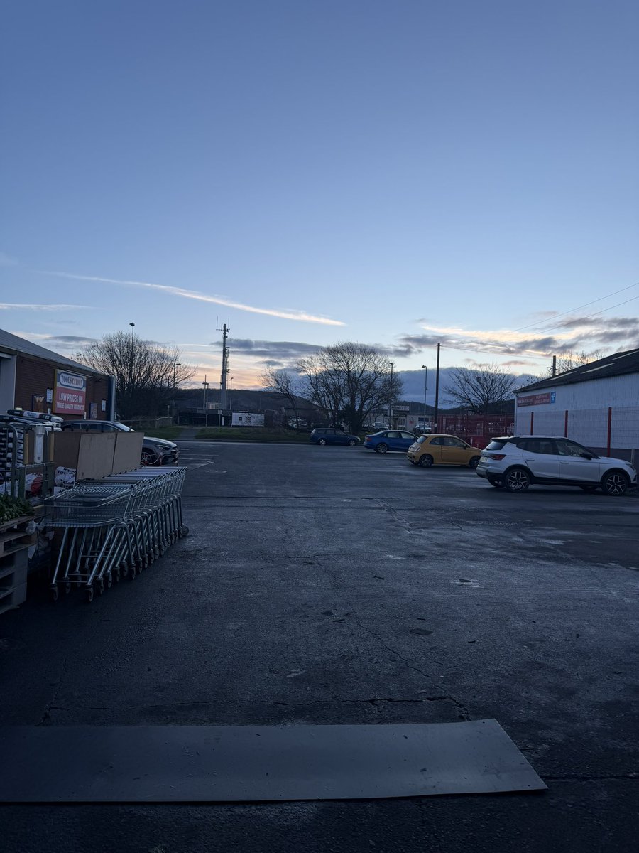 TatwsTrading's tweet photo. Llandudno Ready For You!!πͺπͺπͺ
#greengrocers https://t.co/eDbylMlFtc