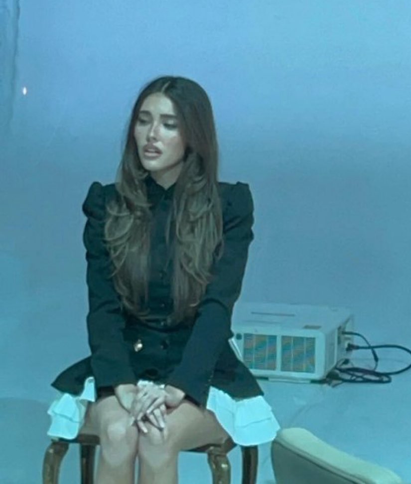 unsteadytara's tweet image. oh our girl has been BUSY this release day #locket