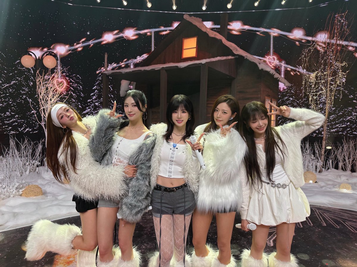 ApinkStats's tweet photo. MelOn Daily Chart — 01/16

#122 - Love Me More (+1)
#802 - Mr. Chu (-4)
#814 - LUV (-2)
#953 - NoNoNo (+14)

#Apink #에이핑크 https://t.co/UsdpgHBpfh