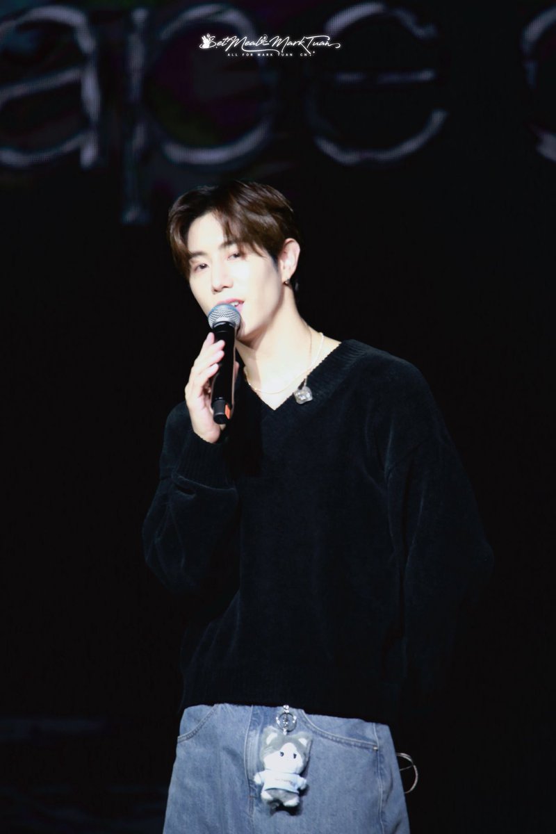 260117

Silhouette: The Shape of You 
in ShangHai

#MarkTuanTheShapeOfYou_ShangHai 
#SunsetsandCigarettes
#Silhouette #MarkTuan_Silhouette  #MarkTuan #MARK #段宜恩 #마크 <a href="/marktuan/">Mark Tuan</a> <a href="/DNAmngmnt/">Mark Tuan Official</a>