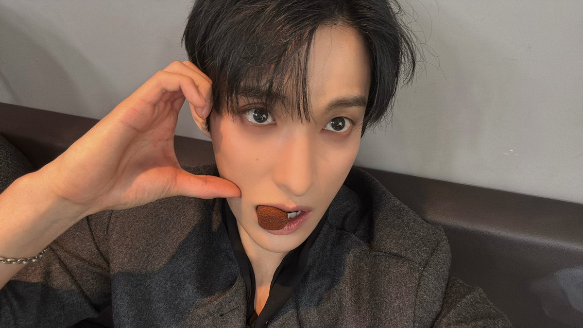 dkmyguy's tweet image. lets make it sexy                              and cute