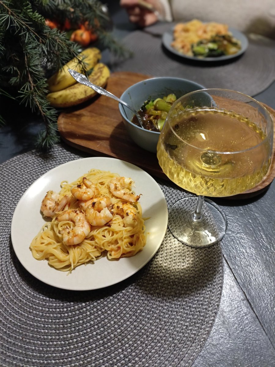 quick_spinch's tweet image. Надобно выпить за надвигающиеся холода. Зимушка-зима всё-таки!