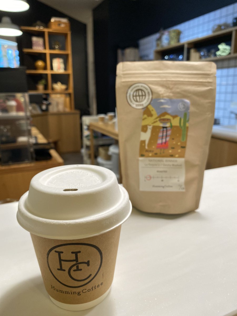 yuichiatta's tweet photo. プラザハウスにある
#hummingcoffee
ペルーのゲイシャ浅煎り飲んだ、、、
コーヒーの深淵に触れる美味しさ。
国宝観たあとの余韻を至高の美味しさで満たしてくれた☕️ありがと https://t.co/CtIV6GQP67