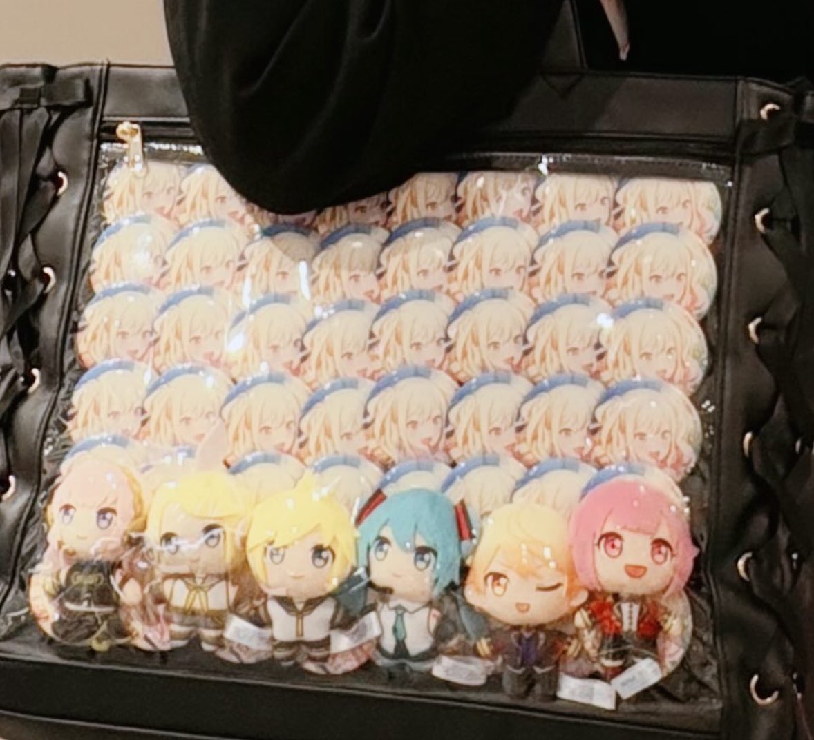 ラミネートはよろしくないとのことなのでこの痛バで行きます