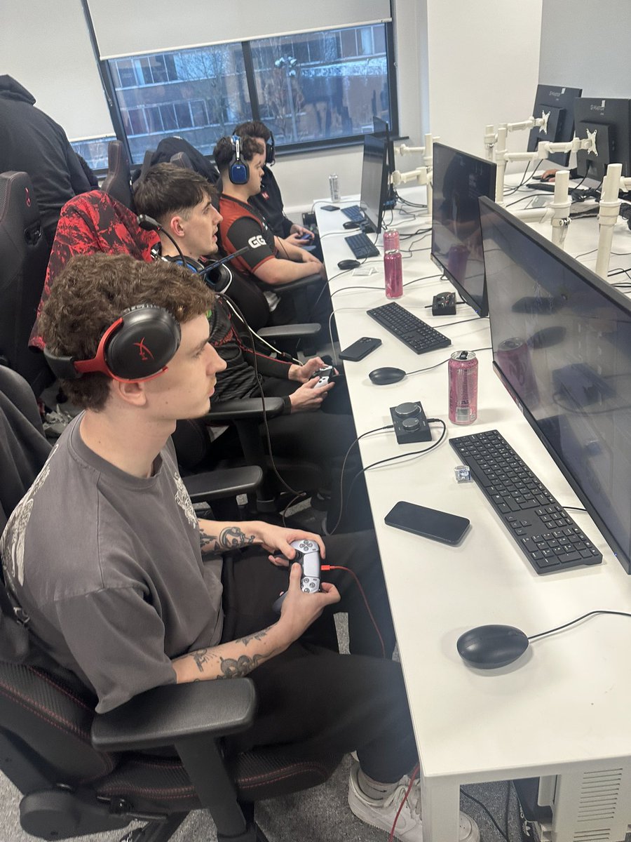 London Ex-Force tweet media