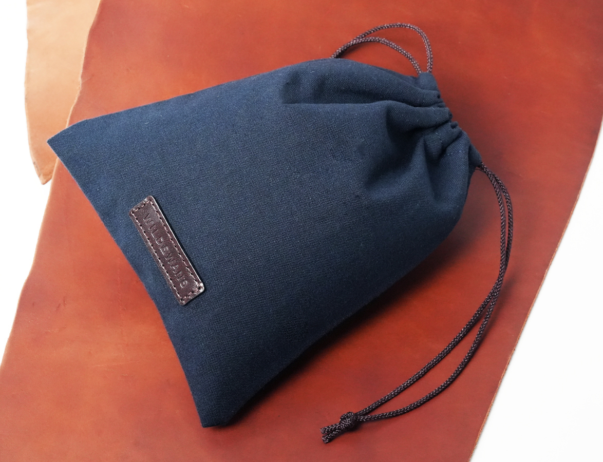 只今、WILDSWANSの直営店では、対象製品をご購入のお客様にノベルティ