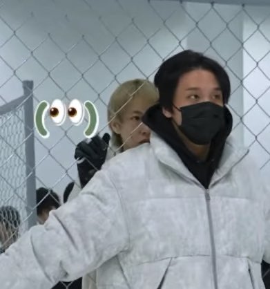 빤히.. 빤히… 👀 =^._.^=