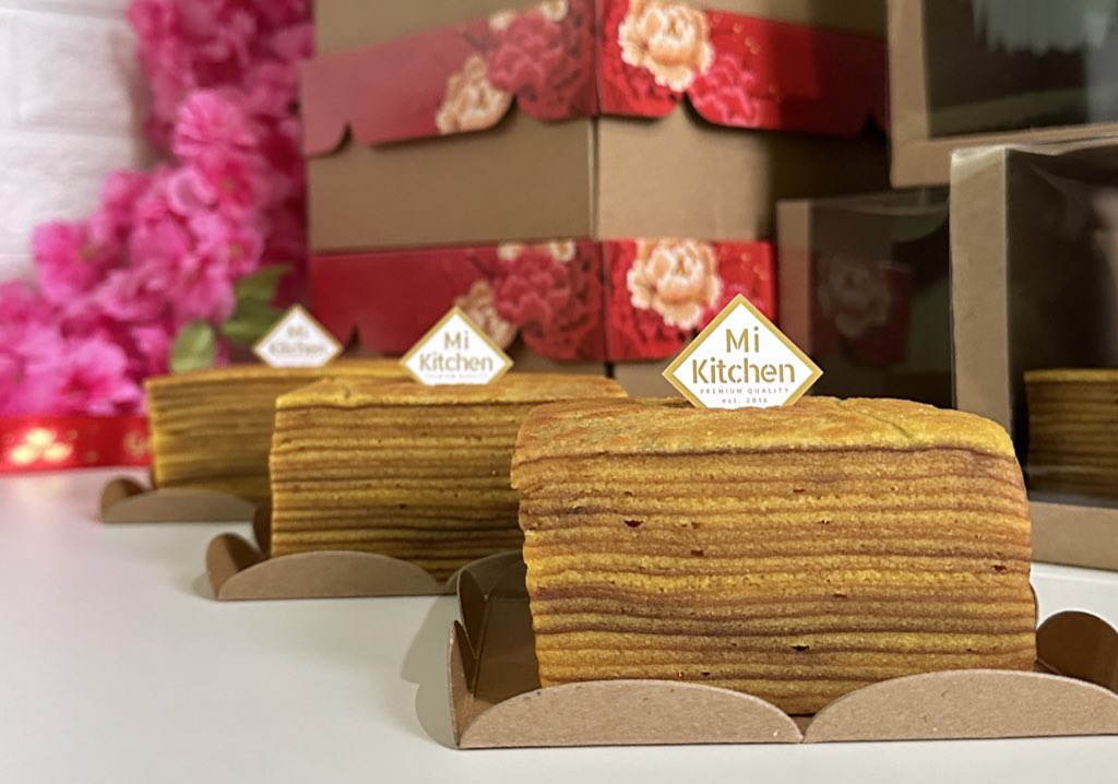 MichelleOey's tweet photo. Handcarry Jepang bisa pesen lapis legit @MiKitchenBDG juga, harga sudah termasuk fee jastip + divakum.

Lapis Legit 70% Wijsman Butter:
- 1 loyang 885.000 (dibagi 2 plastik vakum)
- 1/2 loyang 560.000
- 1/4 loyang 310.000
- 6 bites (@ 3x3x2,5cm) 145.000

https://t.co/ORqu8SCW7c https://t.co/NgloGhHnp1
