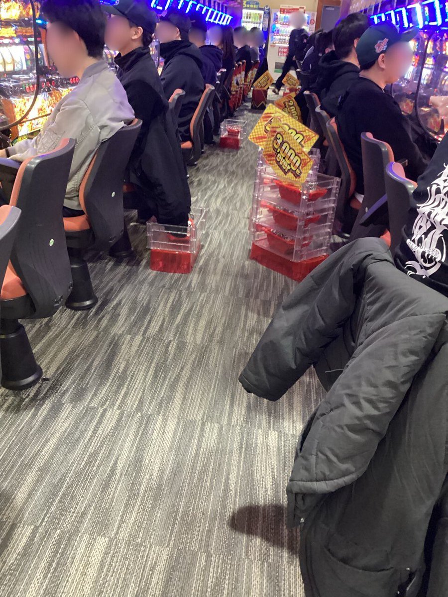 dynam_00264's tweet photo. ＃伊藤真一　さん
来店実戦終了致しました。
最後にはサインも頂き
ありがとうございました😊

まだホールでは
多数のお客様が、
ご遊技中でございます😄
夕方以降のご来店も
従業員一同心より
お待ちしております❣��

＃ダイナム　＃新津　
＃ダイナム新潟新津　
＃パチンコ　＃スロット https://t.co/D3eeYcPJBp