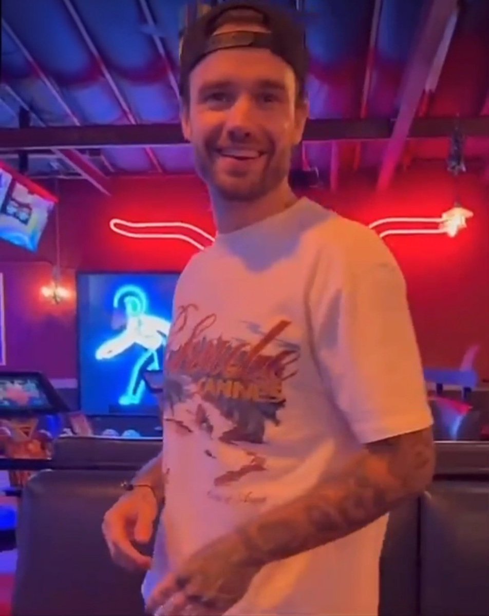 Leona ❯❯❯❯ tweet media