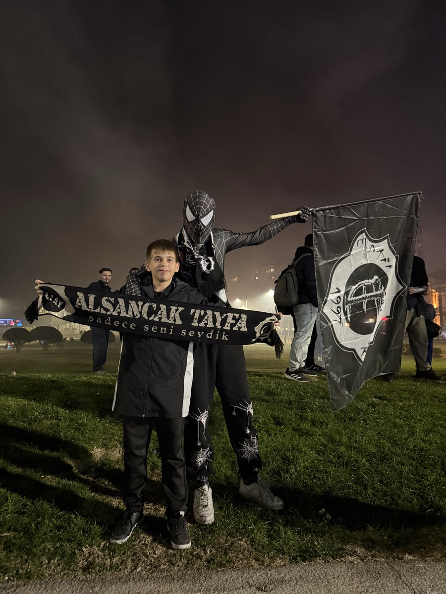 Spiderman bile geldi gelmeyenler utansın🤣🖤🤍