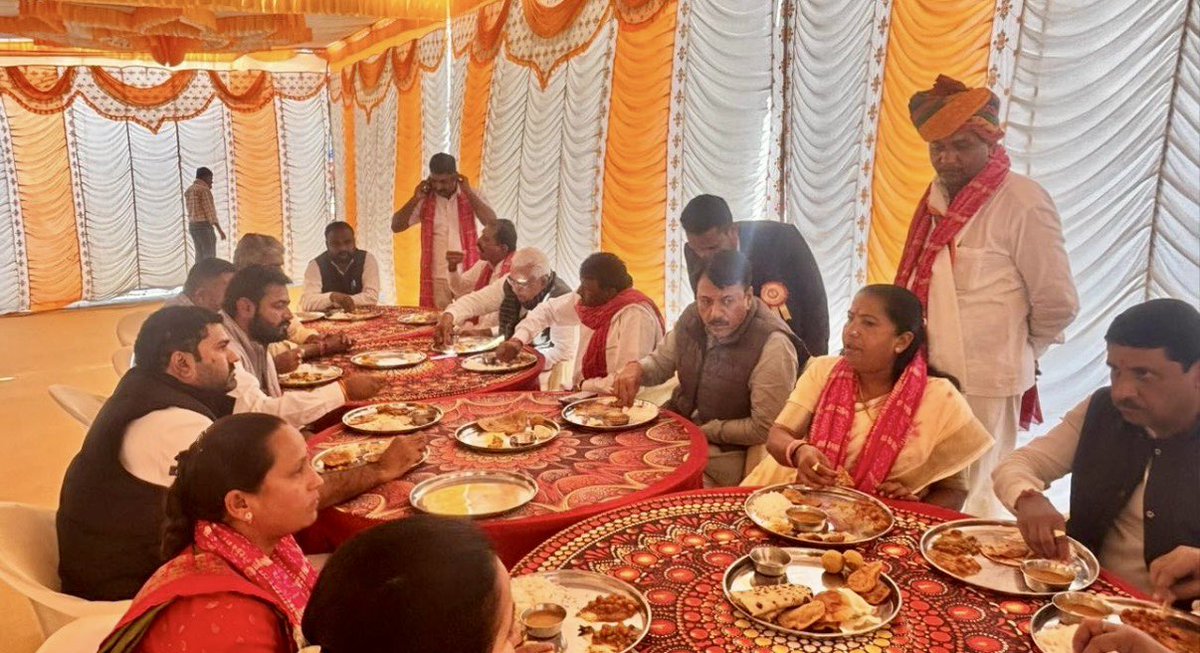 વાવ થરાદ જિલ્લાના વડા મથક થરાદ ખાતે નાઈ સમાજ થરાદરી પરગણાના નિર્માણ પામેલ નવીન શૈક્ષણિક સંકુલના ઉદ્ઘાટન સમારોહમાં ઉપસ્થિત રહી નાઈ સમાજે શિક્ષણ તરફ એક અનોખી પહેલ કરી છે તે બદલ સમાજને ખૂબ ખૂબ અભિનંદન પાઠવ્યા હતા ..