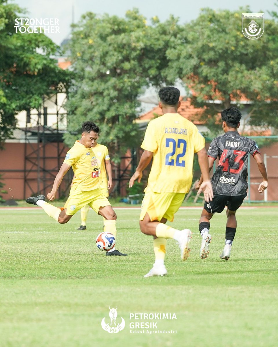 Gresik United 2005 tweet media